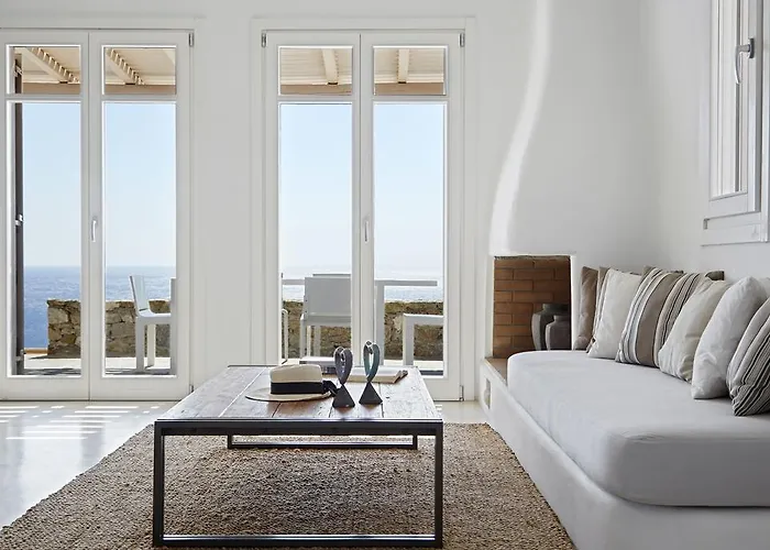Villa Elia White