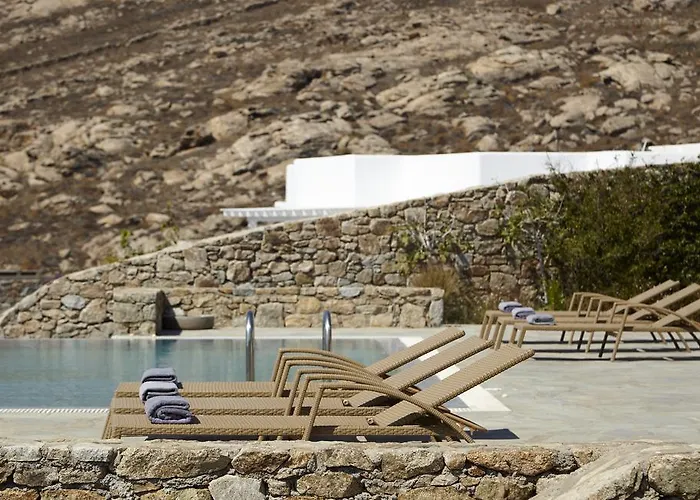 וילה Elia White *