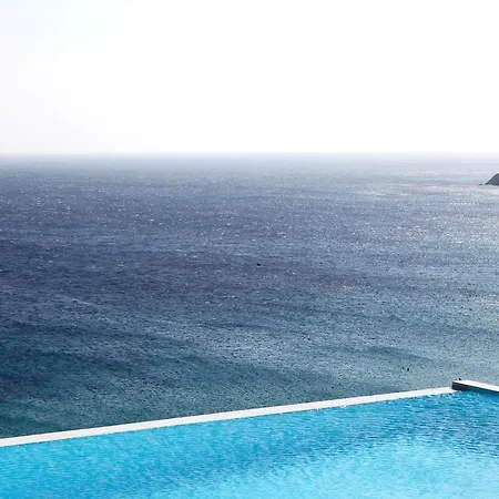Villa Elia White